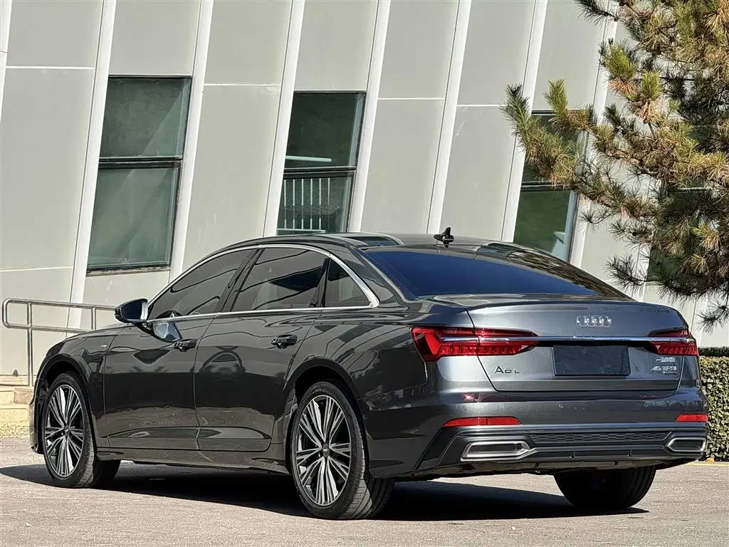 Audi A6L 2022 — Photo 13/14