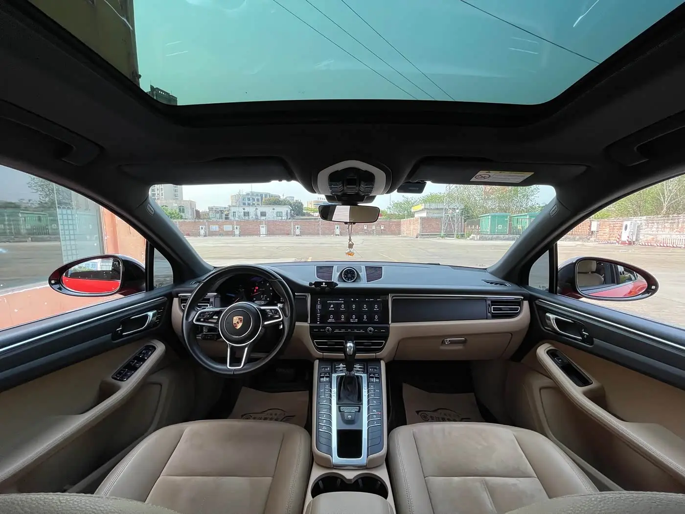 Porsche Macan 2020 — Photo 12/20