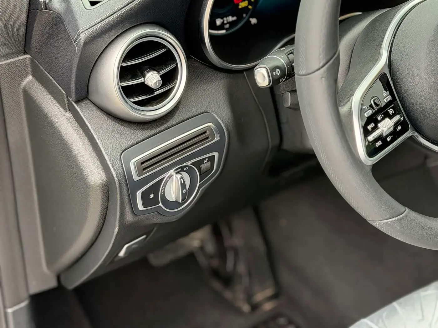 Mercedes-Benz GLC 2021 — Фото 18/20