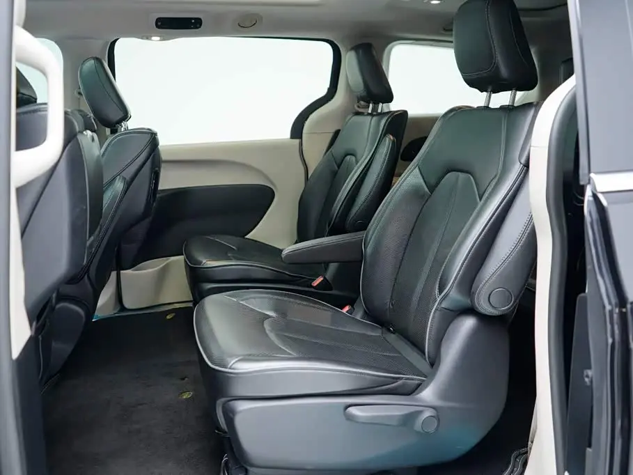 Chrysler Grand Caravan PHEV 2020 — Şəkil 5/19