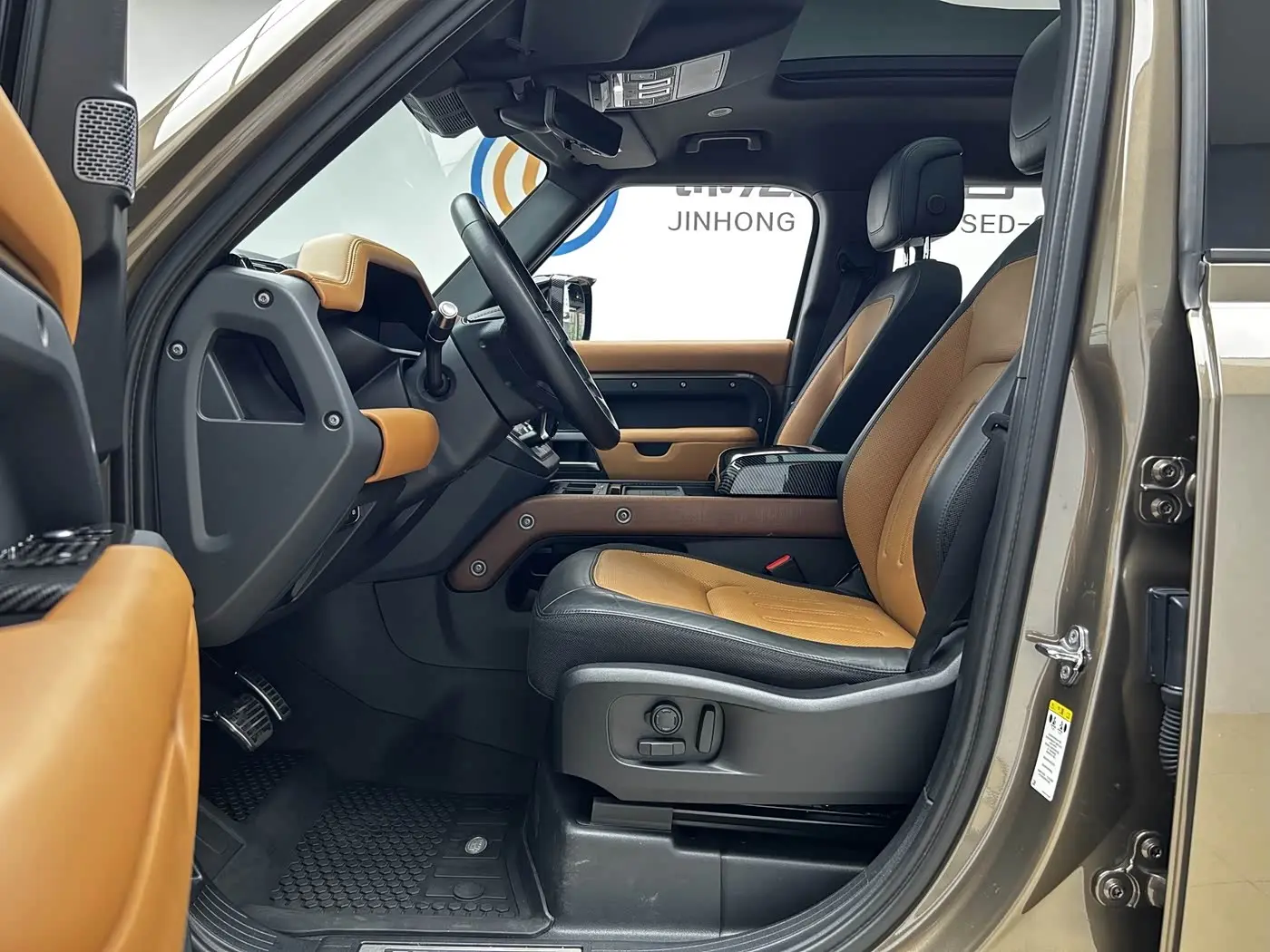 Land Rover Defender 2021 — ფოტო 7/20