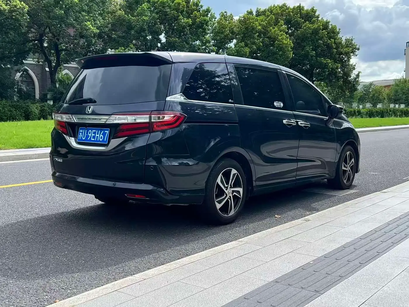 Honda Odyssey 2018 — Фото 4/16
