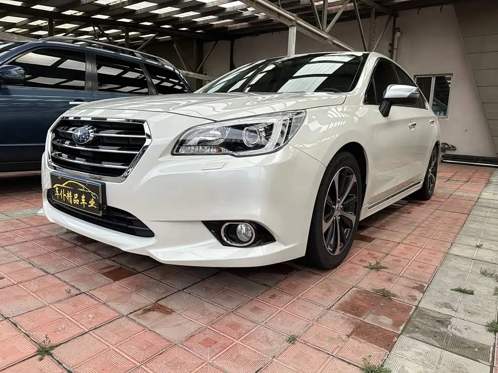 Subaru Legacy 2017 — Фото 1/18