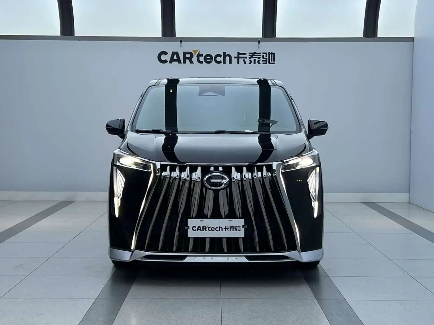GAC Trumpchi Trumpchi M8 2025 — Photo 2/9