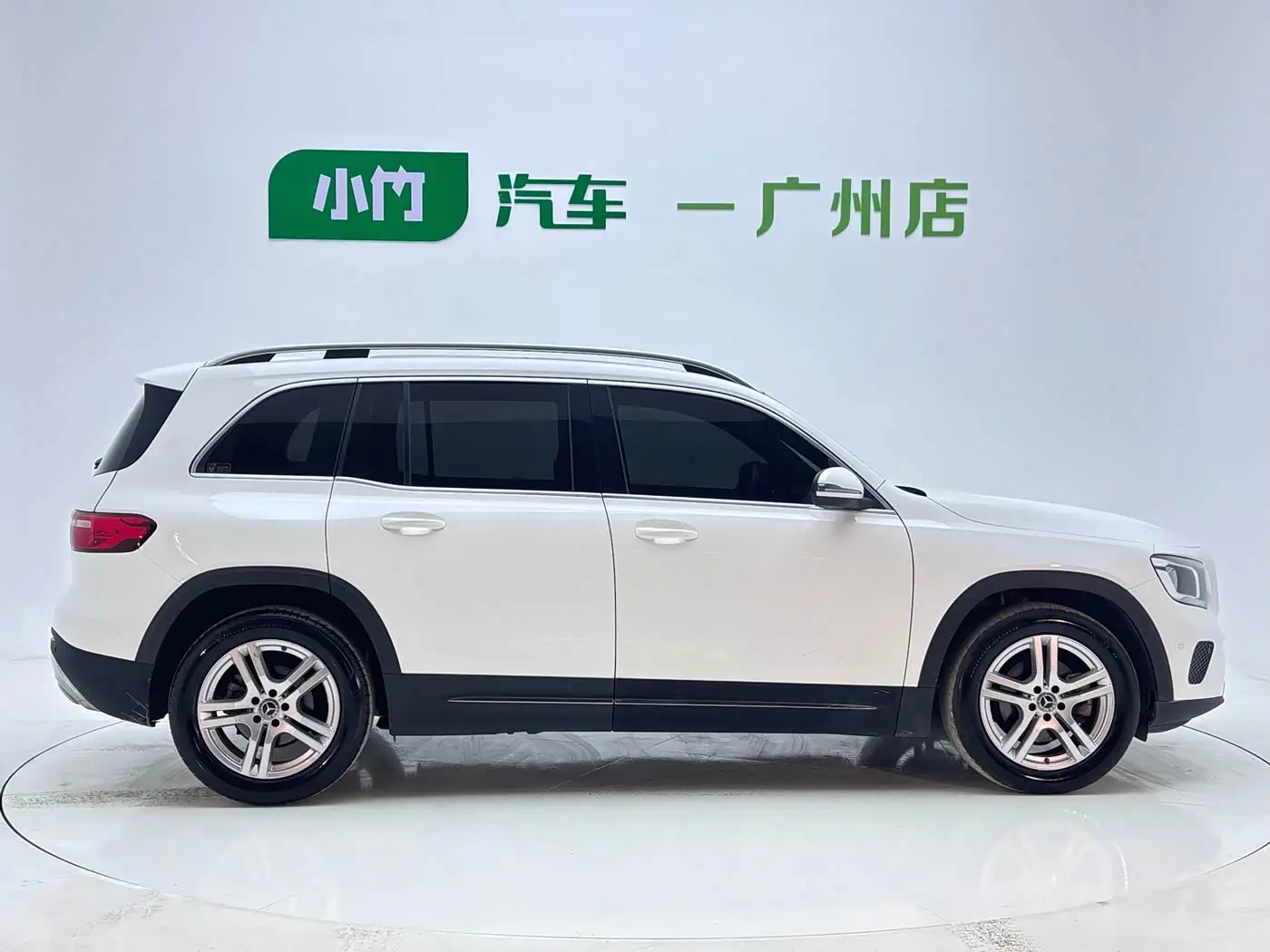 Mercedes-Benz GLB 2020 — Photo 7/20