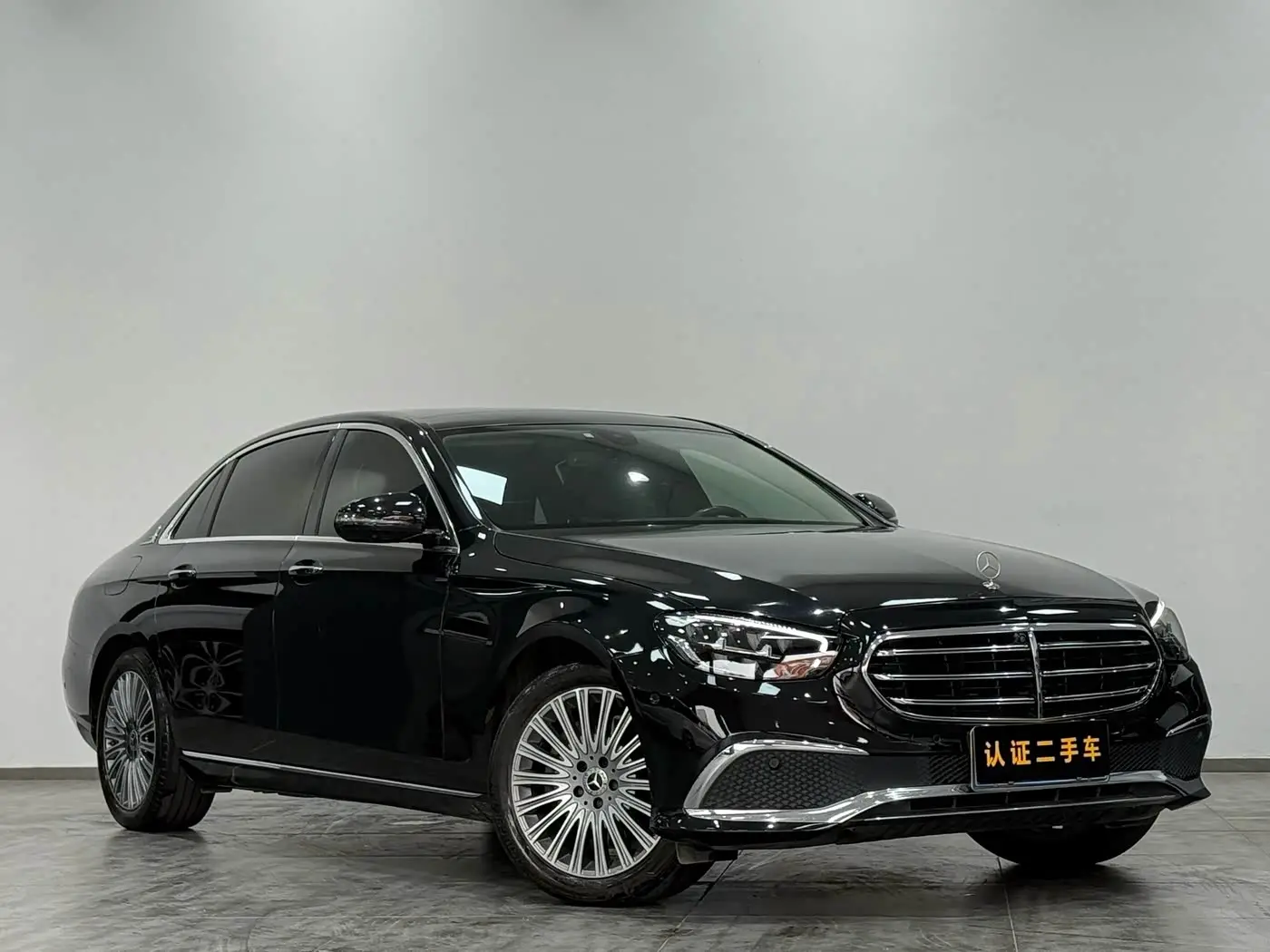 Mercedes-Benz E-Class 2022 — Photo 3/20