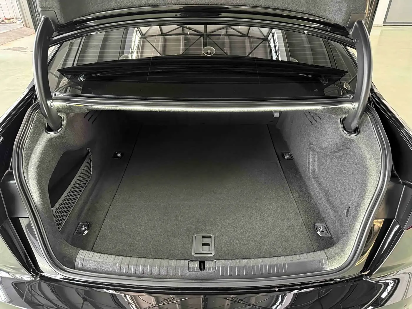 Audi A6L 2024 — Photo 13/15