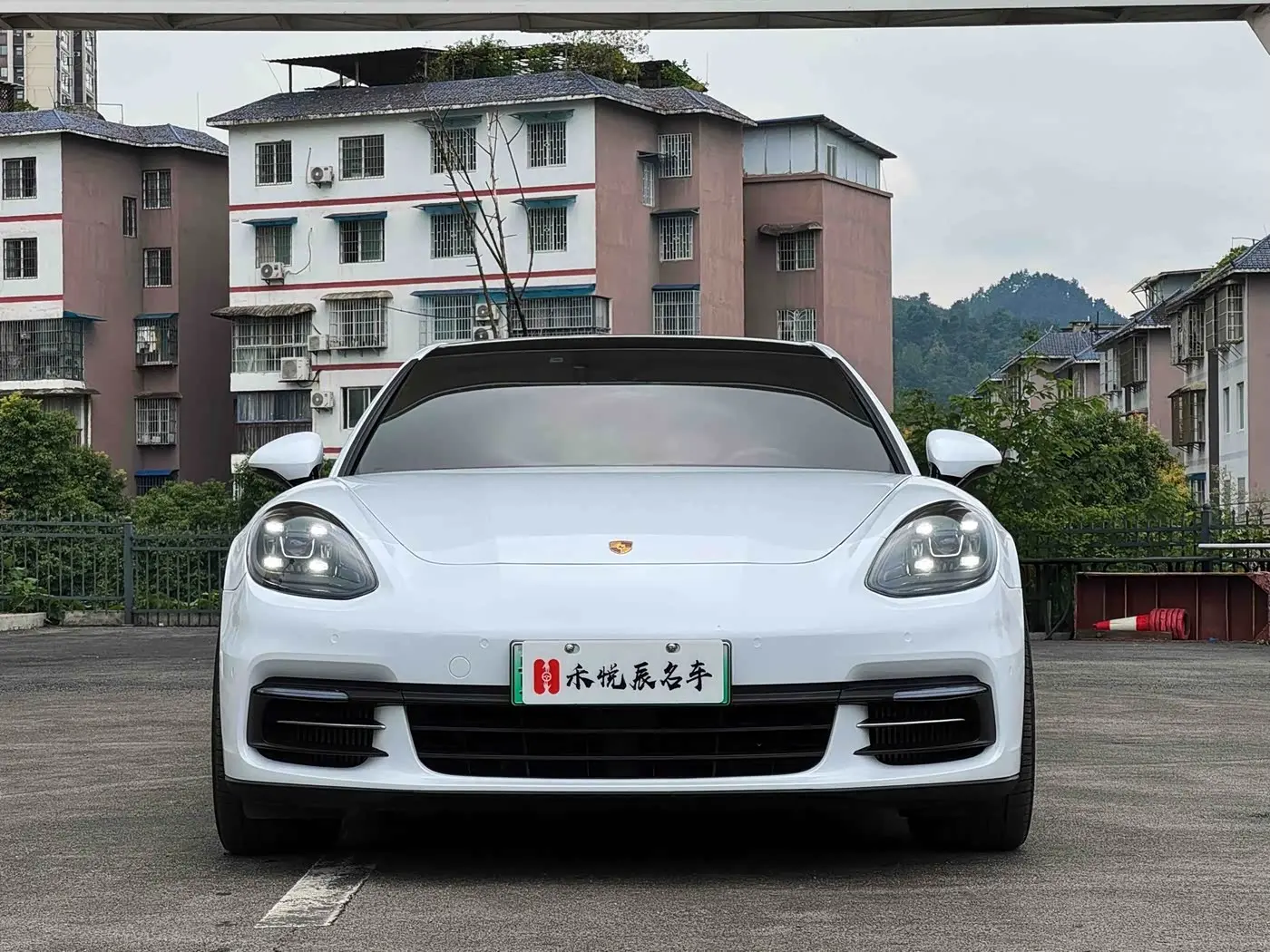 Porsche Panamera New Energy 2019 — Photo 2/19