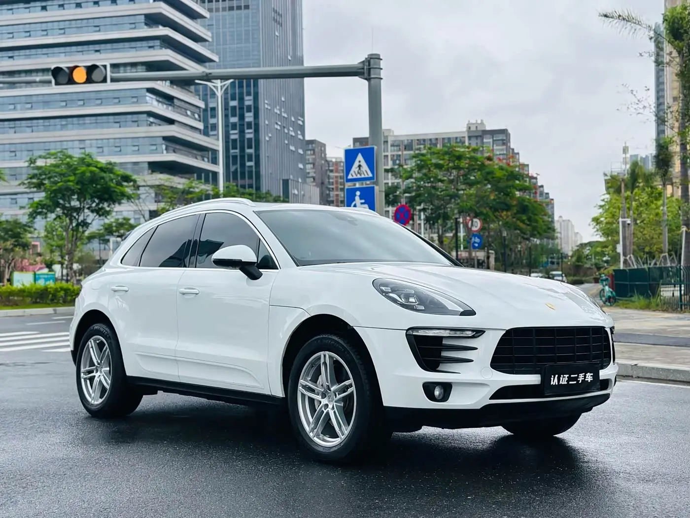 Porsche Macan 2017 — Photo 2/20