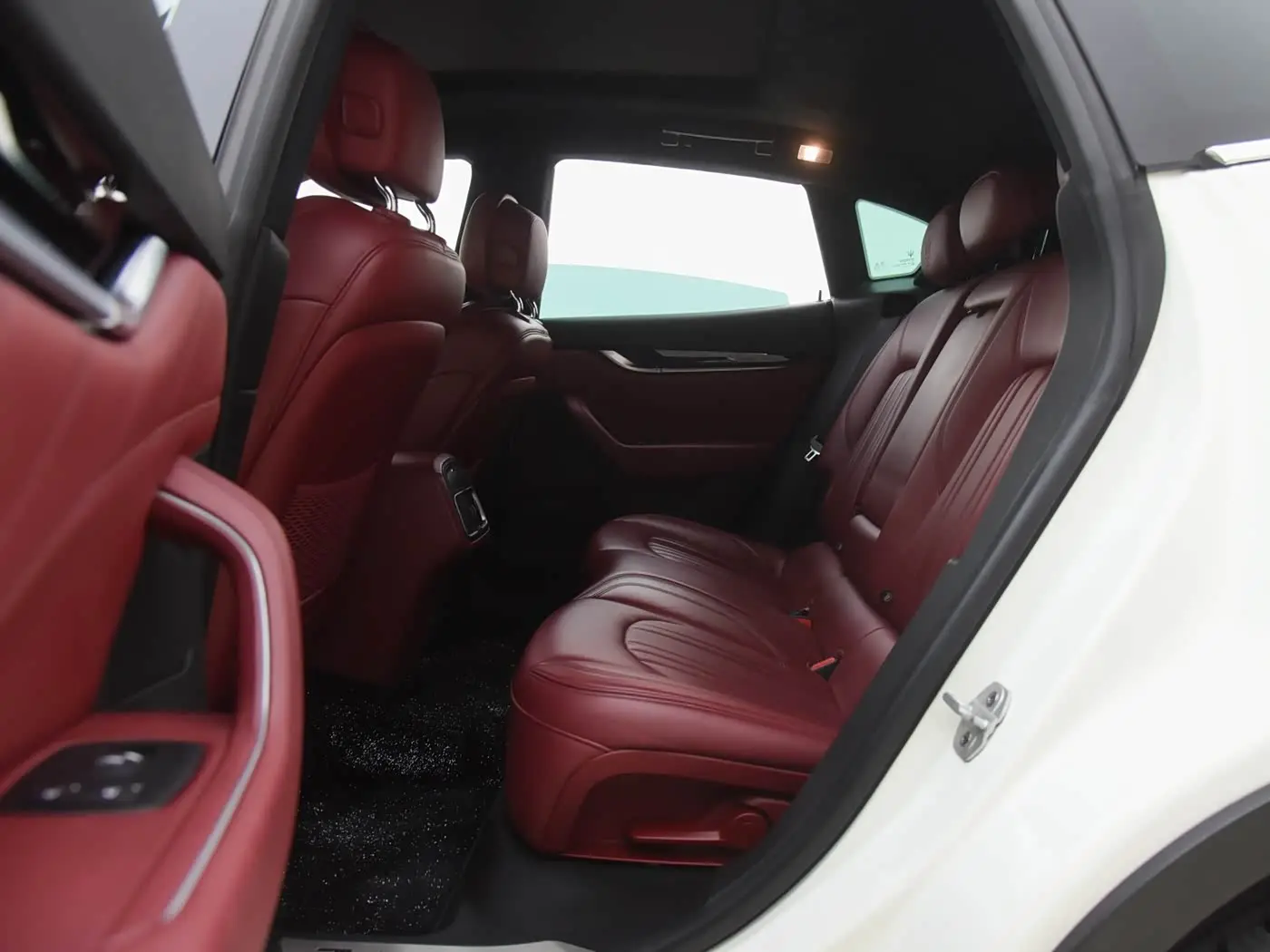 Maserati Levante 2020 — Фото 14/15