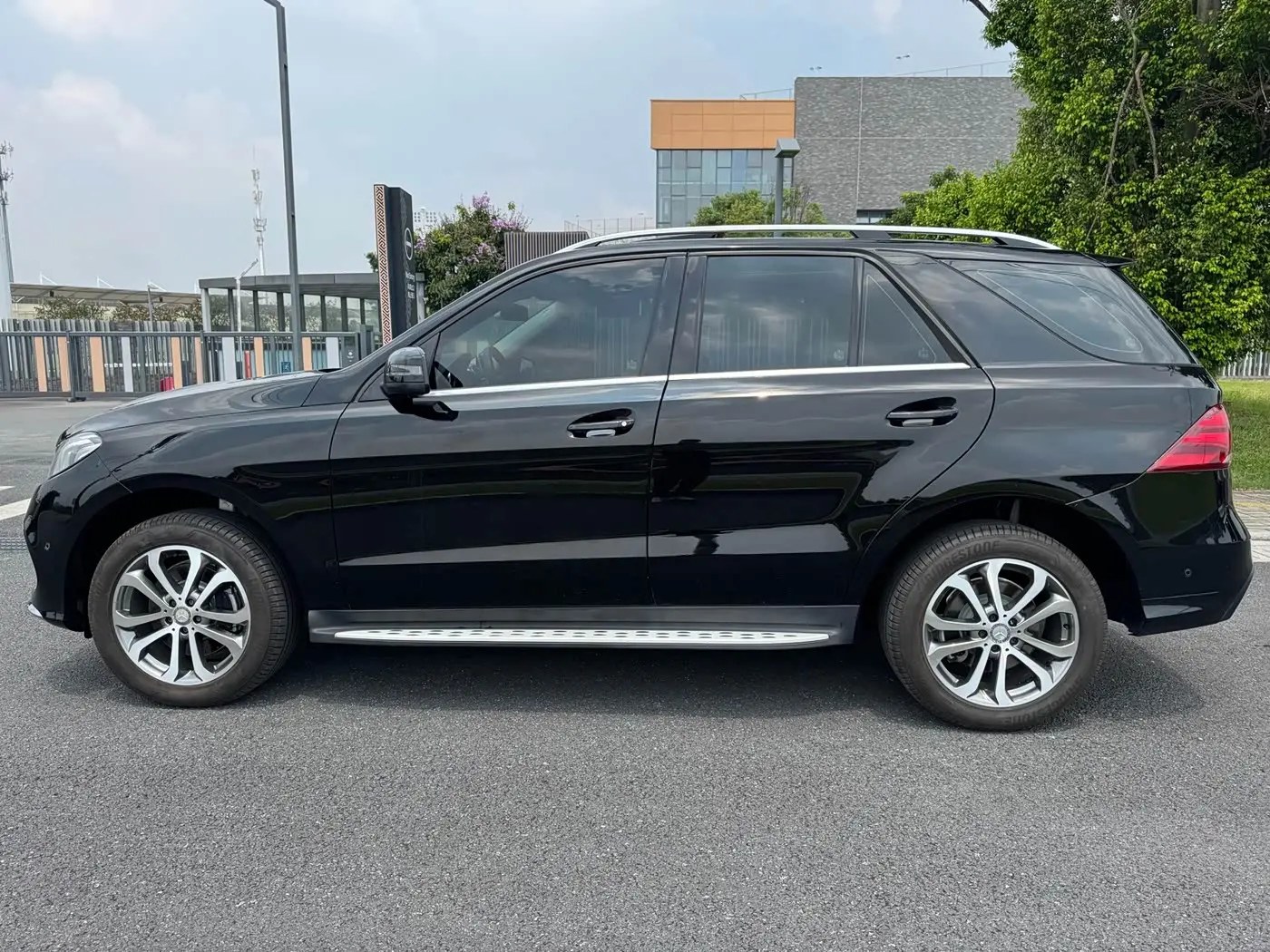Mercedes-Benz GLE 2016 — Фото 3/20