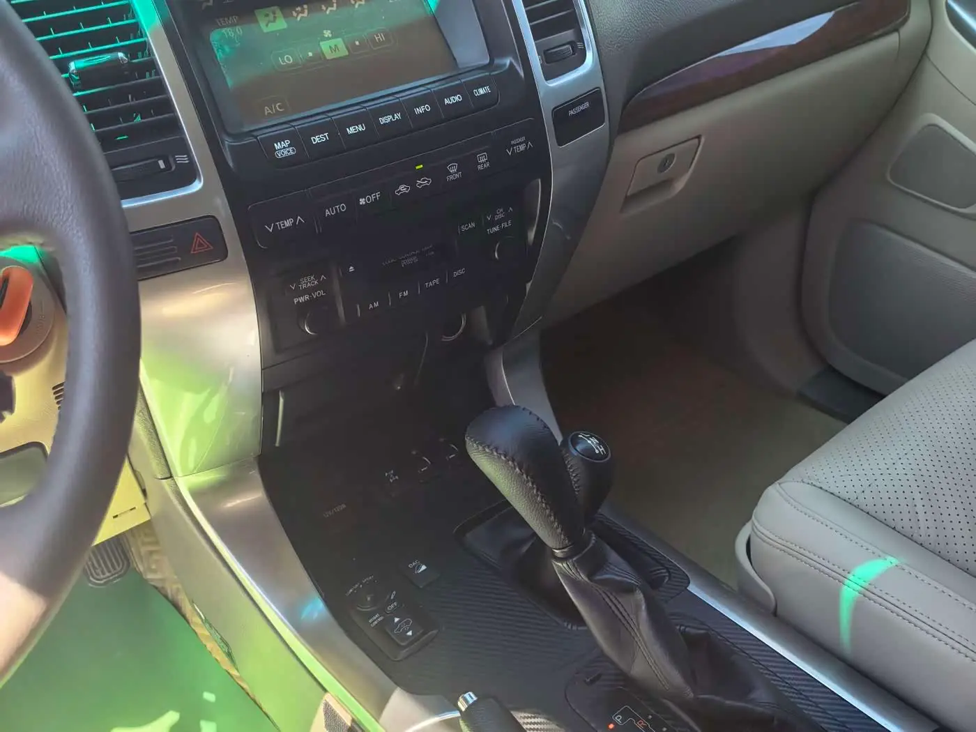 Toyota Prado 2010 — Photo 18/20
