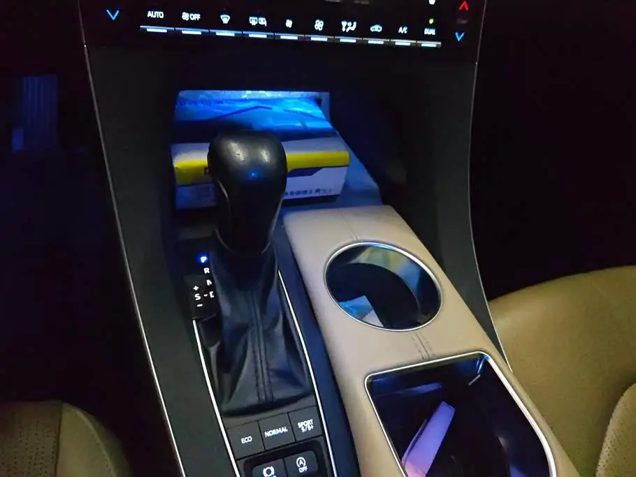 Toyota Avalon 2019 — Фото 16/16