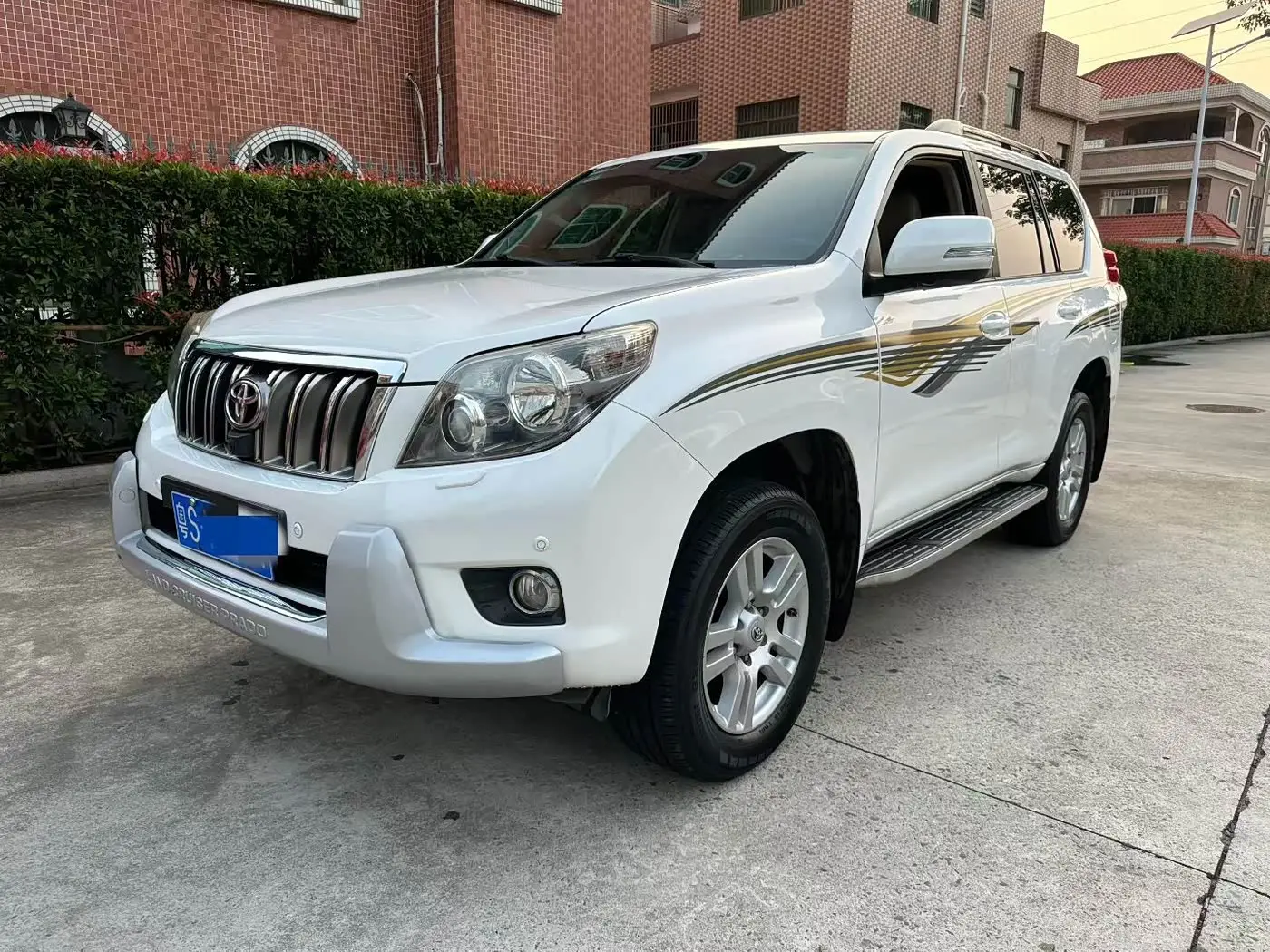Toyota Prado 2012 — Şəkil 1/15