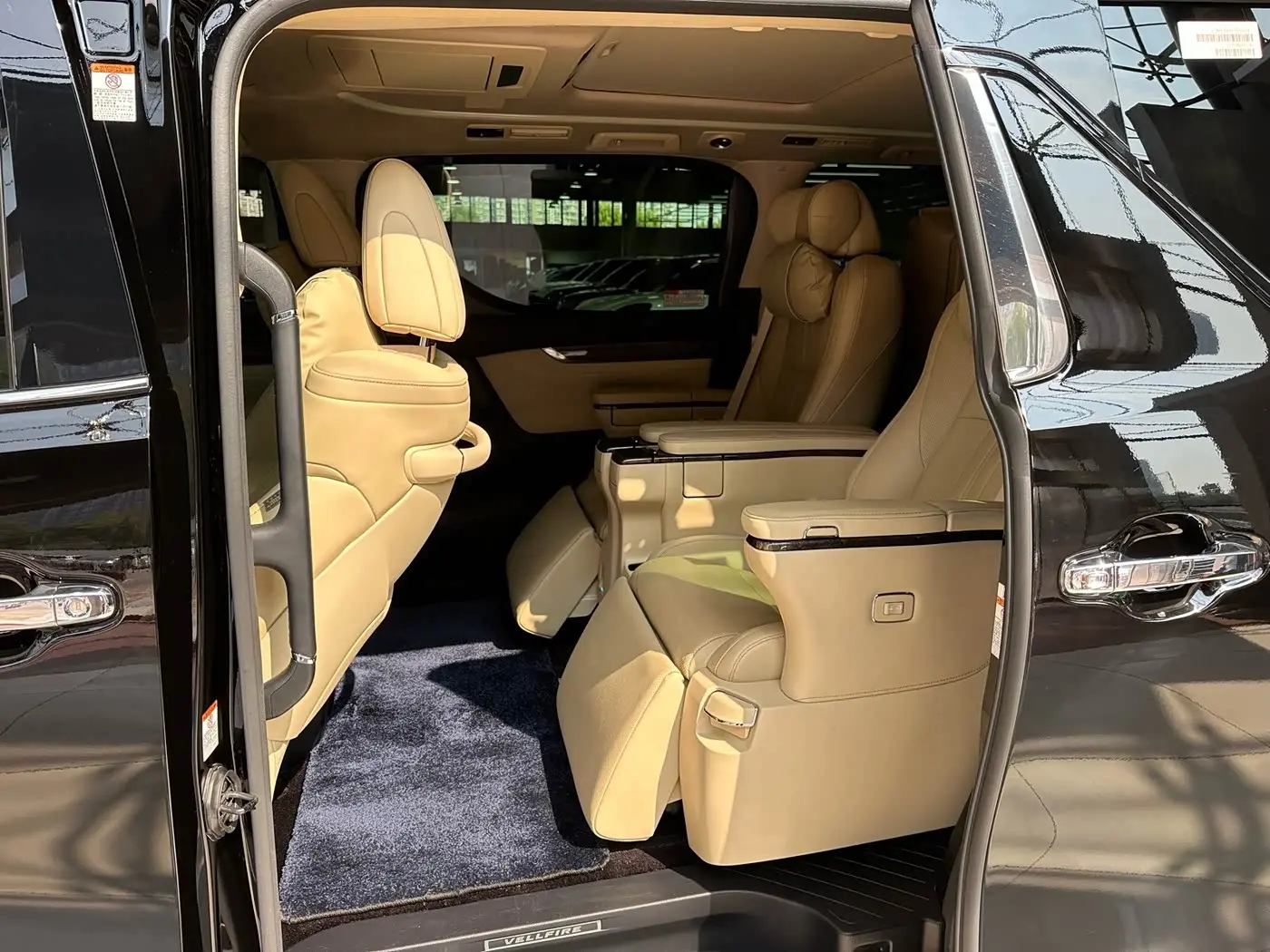 Toyota Vellfire 2020 — Photo 11/19