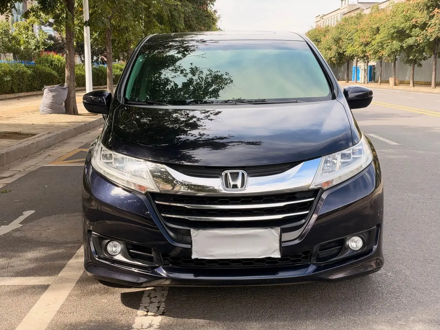 Honda Odyssey 2018 — Фото 2/15