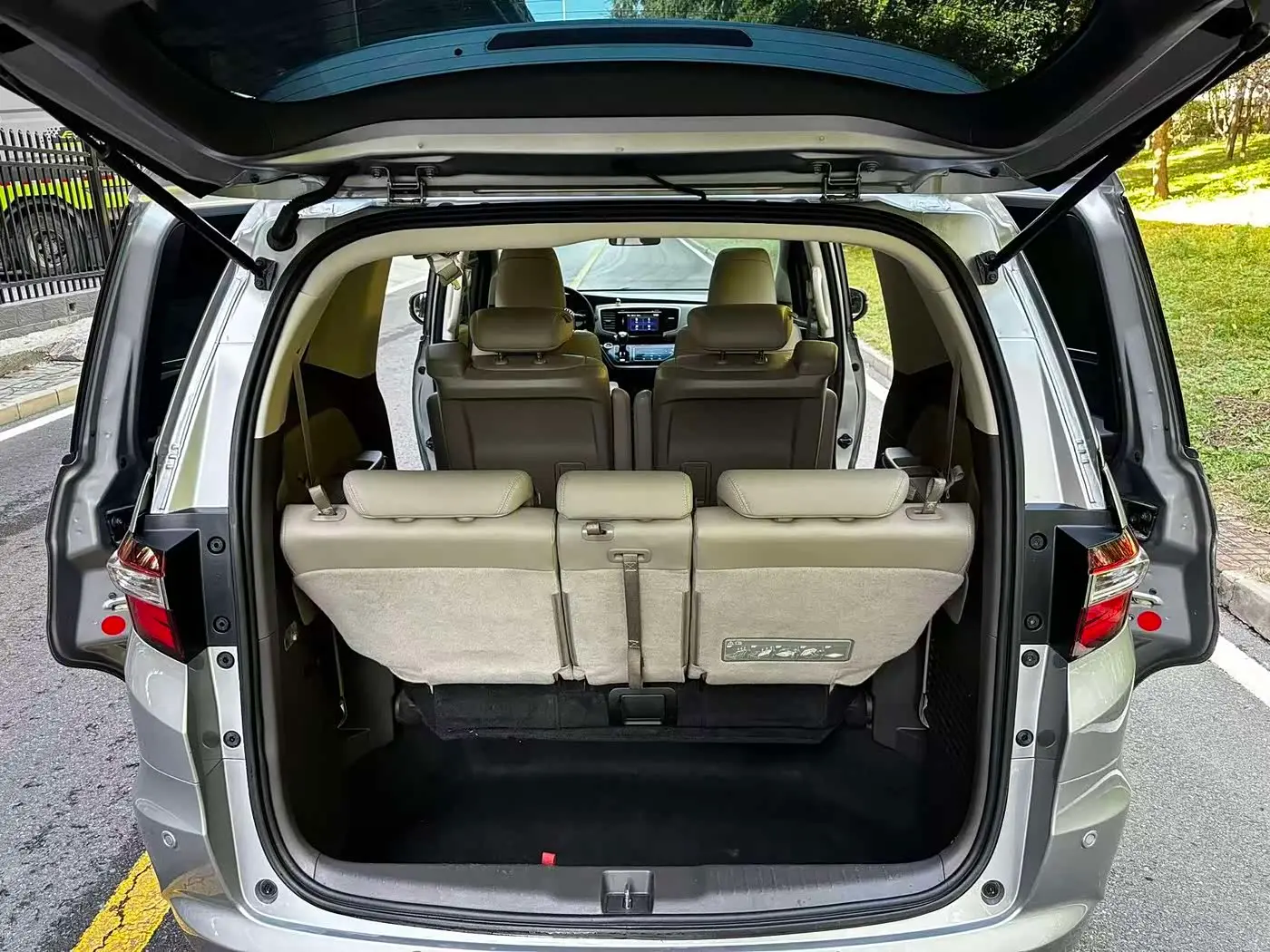 Honda Odyssey 2018 — Фото 9/16