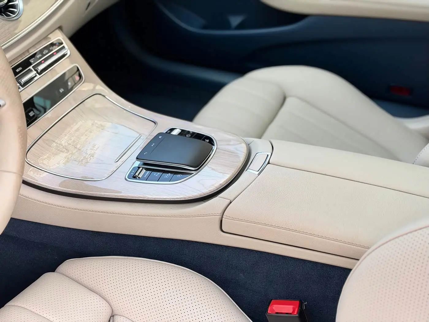 Mercedes-Benz E-Class 2022 — Фото 7/20