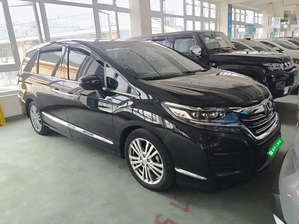 Honda Elysion 2018 — Photo 3/19