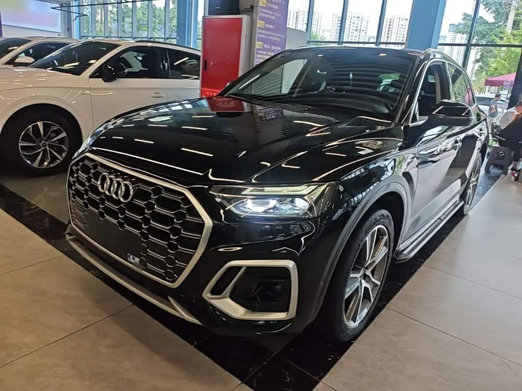 Audi Q5L 2022 — Photo 1/19