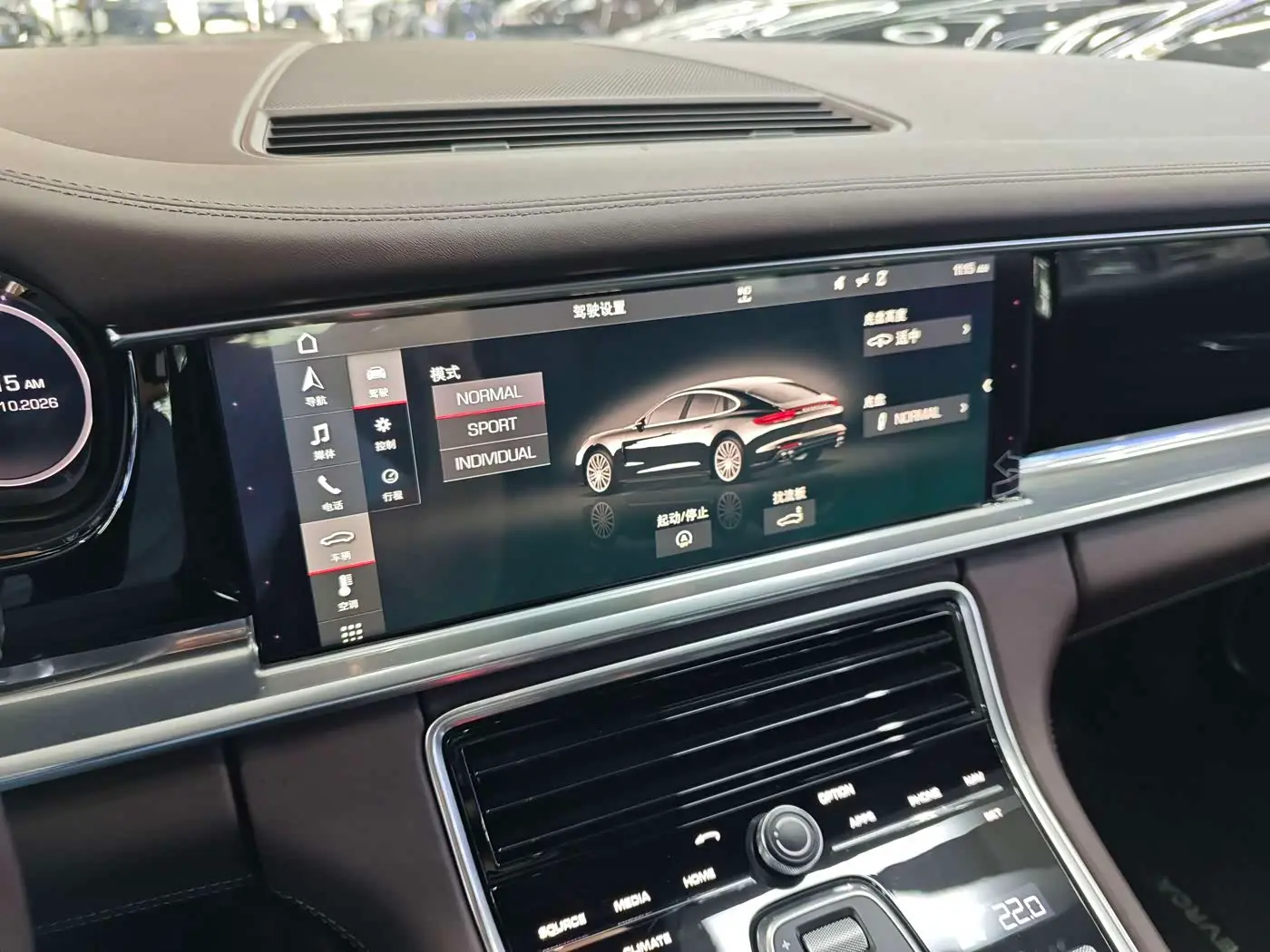 Porsche Panamera 2018 — Şəkil 16/20