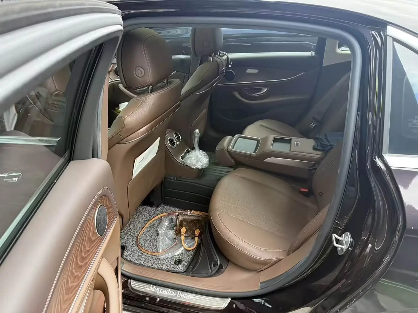 Mercedes-Benz E-Class New Energy 2022 — Photo 5/10