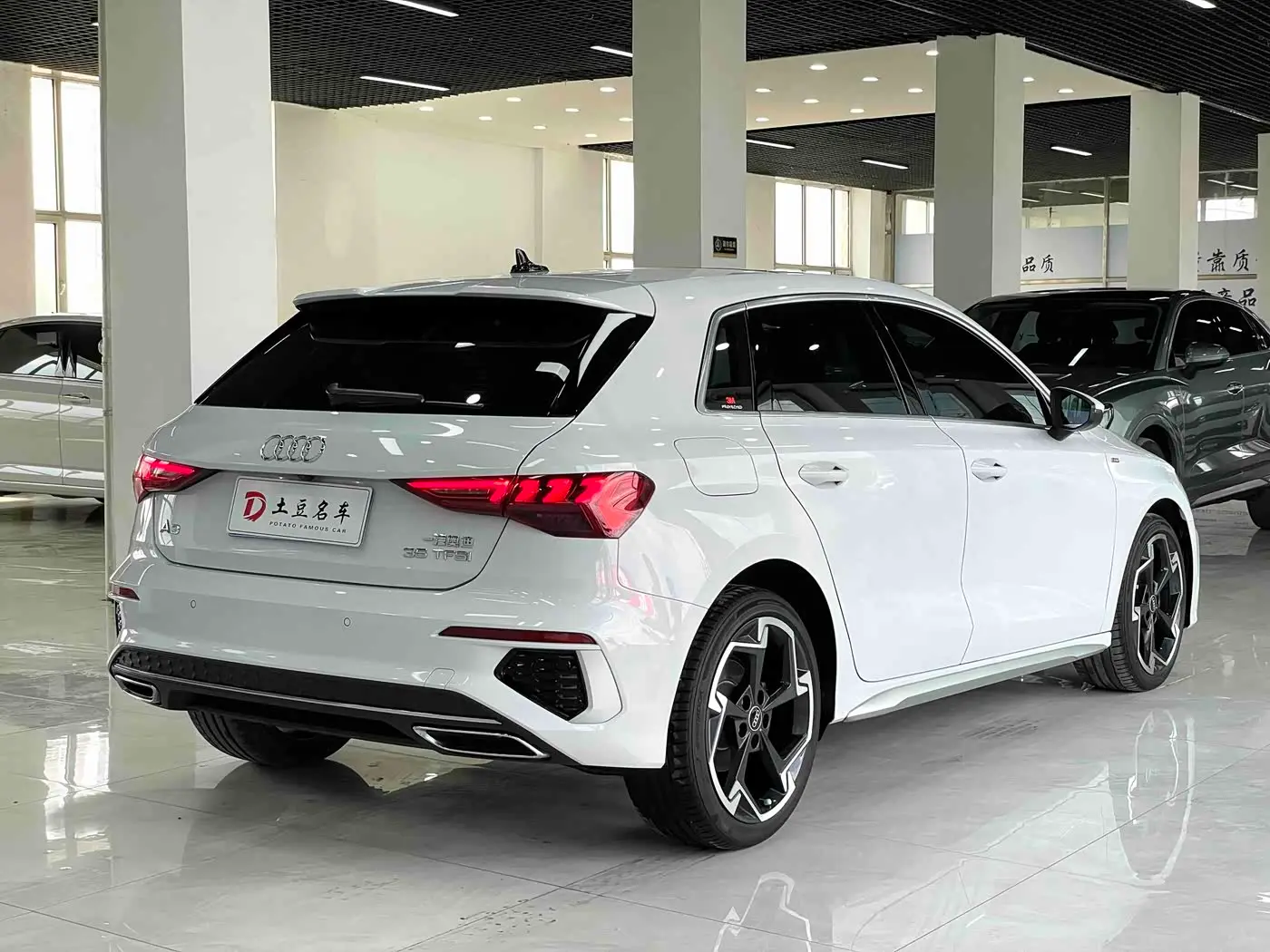 Audi A3 2023 — Фото 4/20