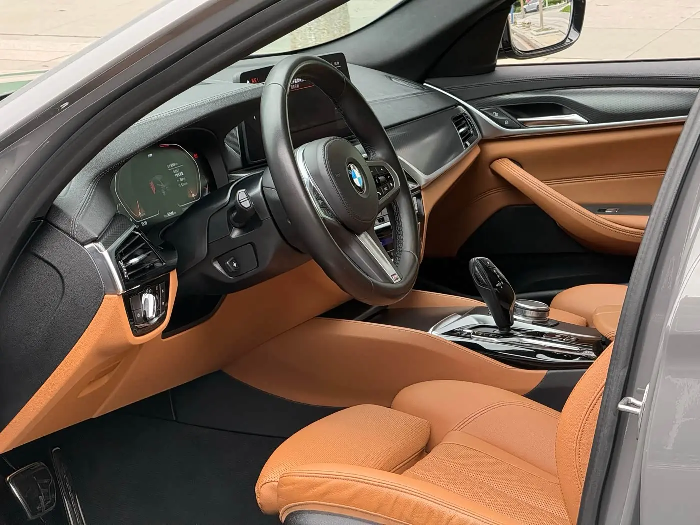 BMW 5 Series 2021 — Şəkil 8/20