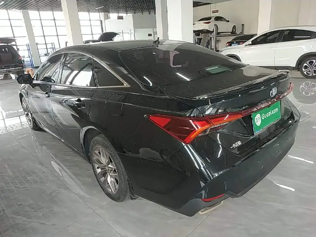 Toyota Avalon 2019 — Photo 5/20