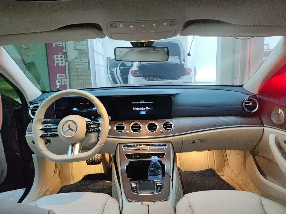 Mercedes-Benz E-Class 2022 — Фото 3/9