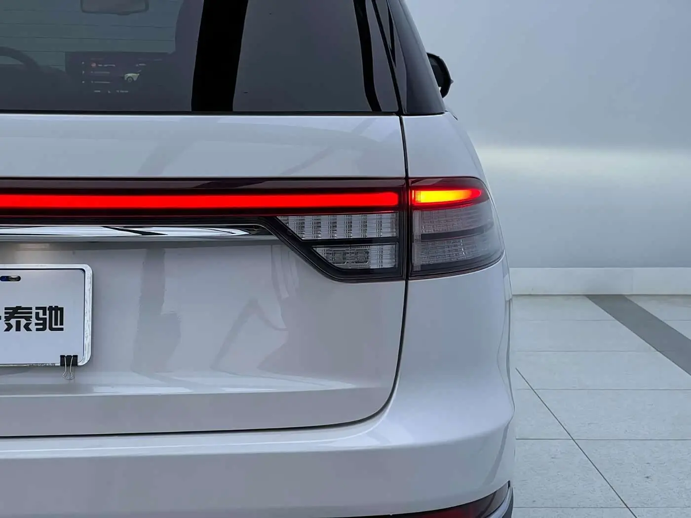 Lincoln Aviator 2022 — ფოტო 4/9