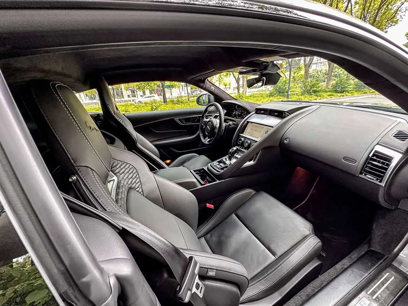 Jaguar F-TYPE 2023 — Photo 9/15