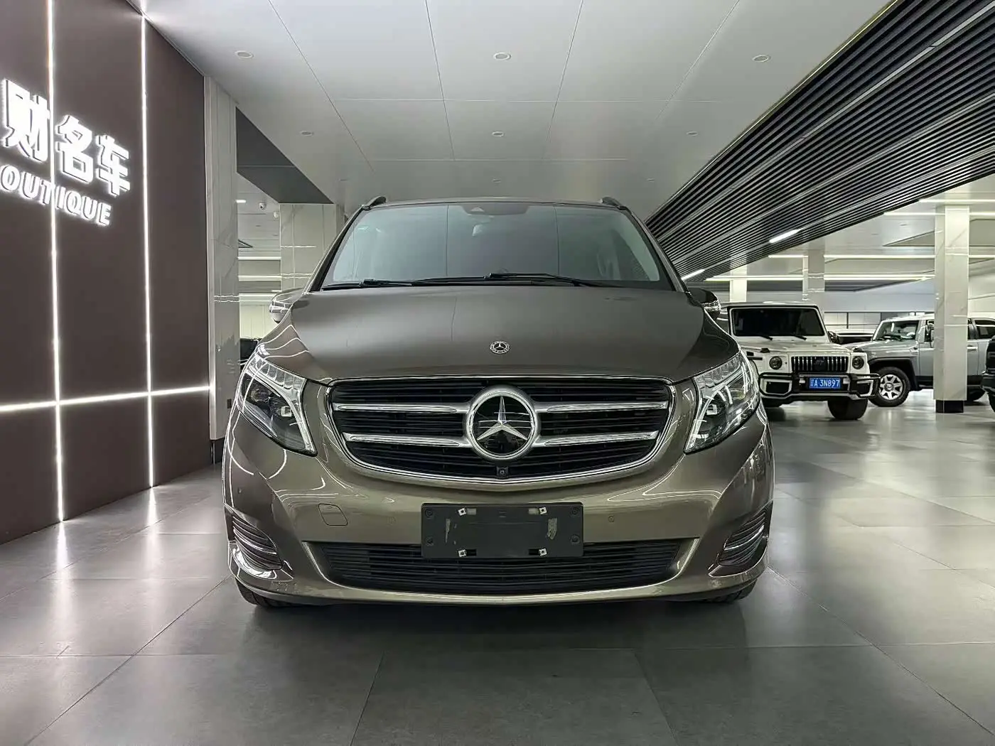 Mercedes-Benz V-Class 2018 — Фото 2/9