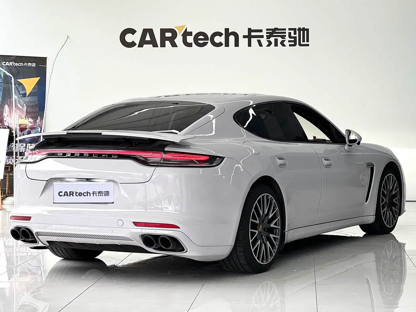 Porsche Panamera 2013 — Photo 7/13