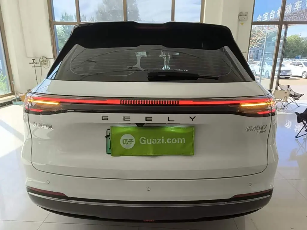 Geely Galaxy Galaxy Starship 7 EM-i 2025 — Фото 4/20