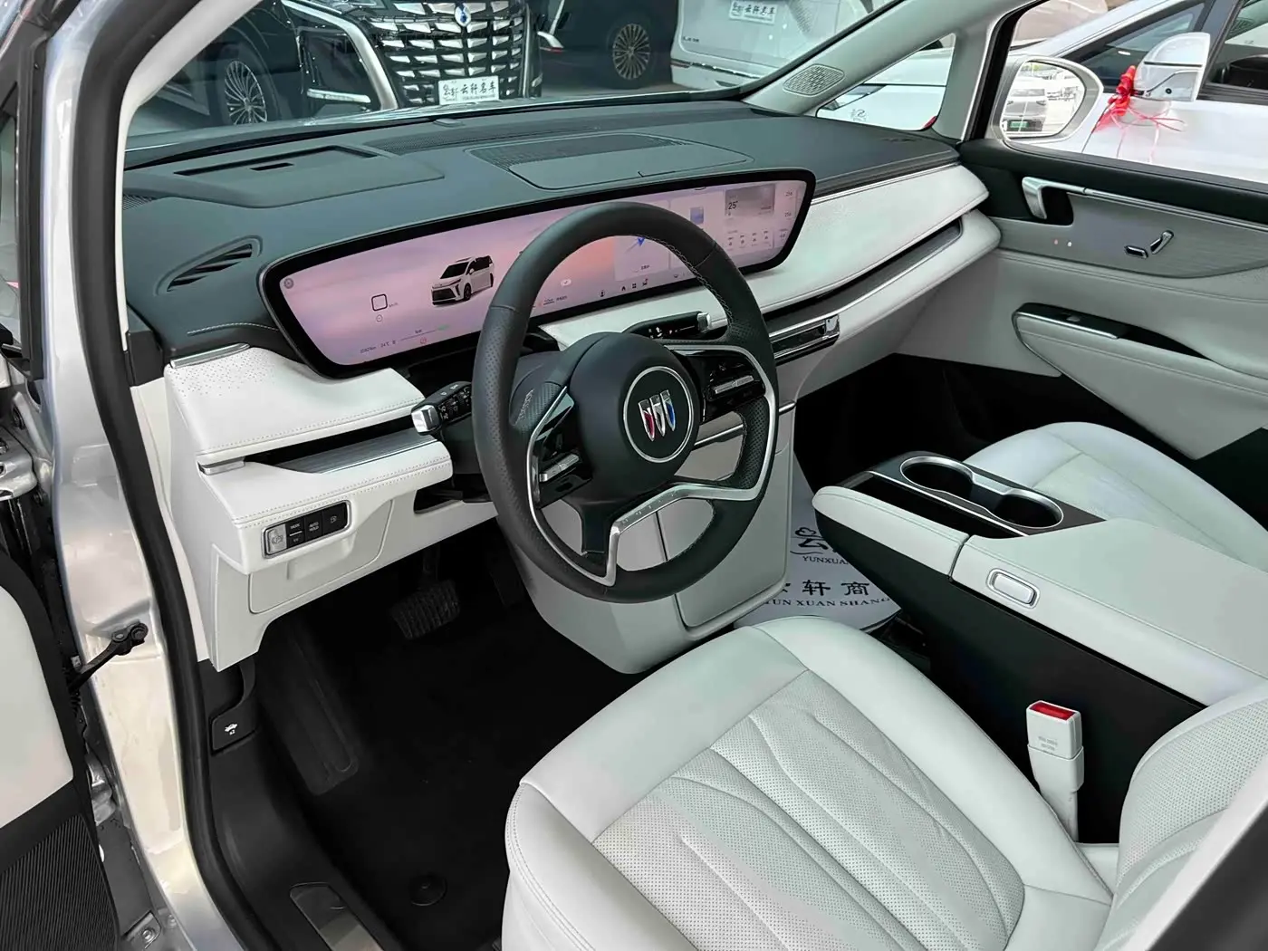Buick GL8 New Energy 2025 — Photo 10/20