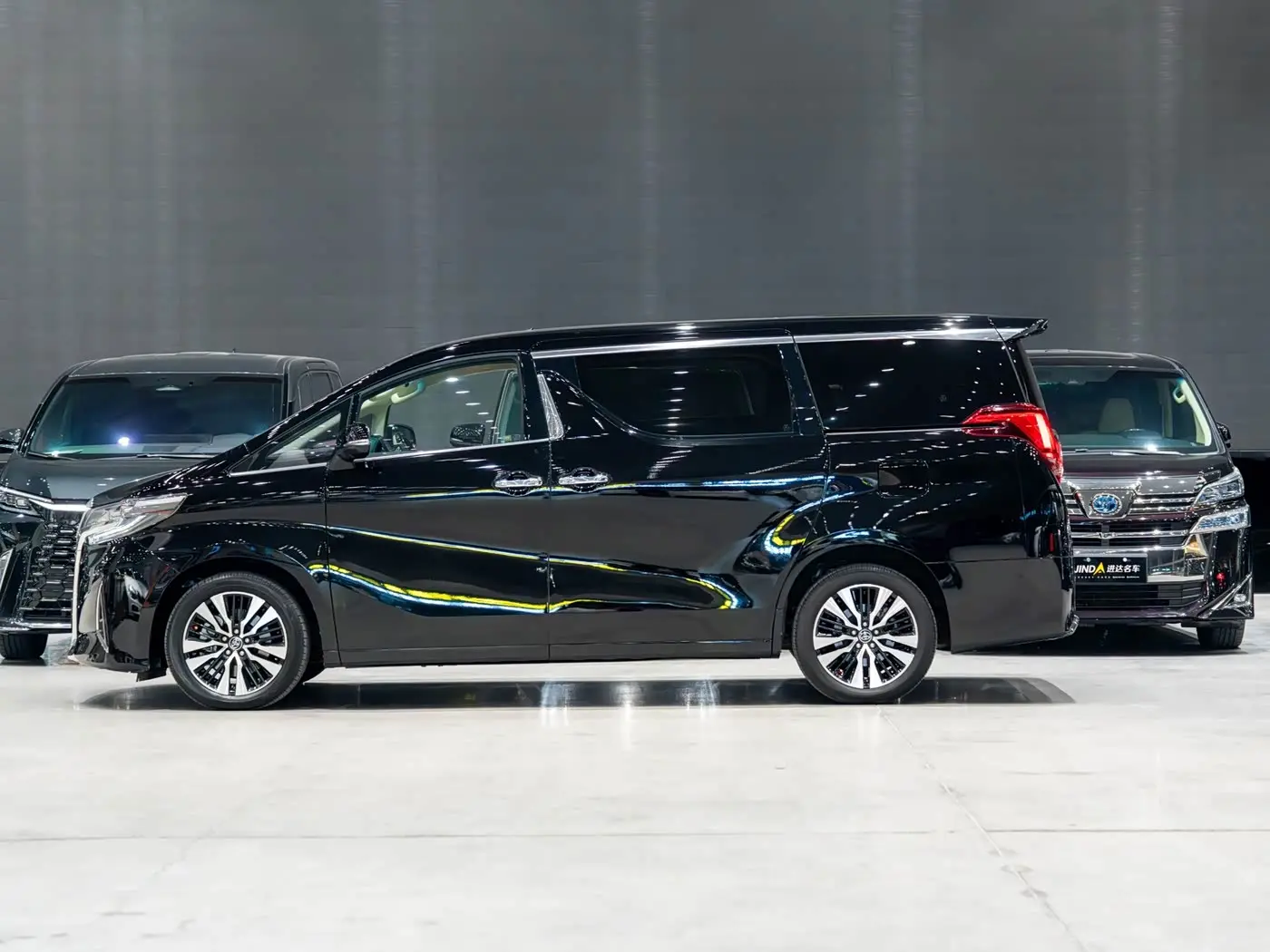 Toyota Alphard 2019 — ფოტო 4/14
