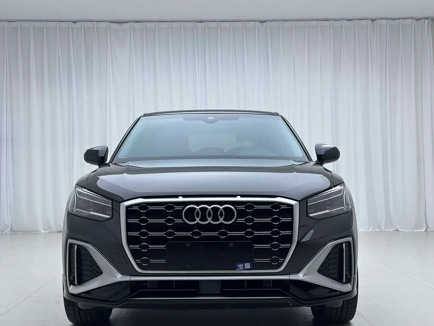 Audi Q2L 2022 — Photo 2/20