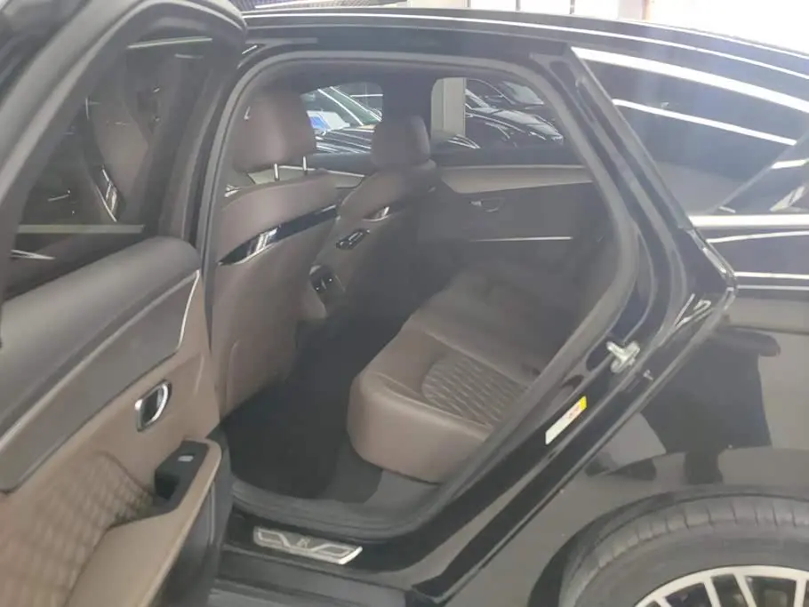 BYD Han 2022 — Photo 11/16