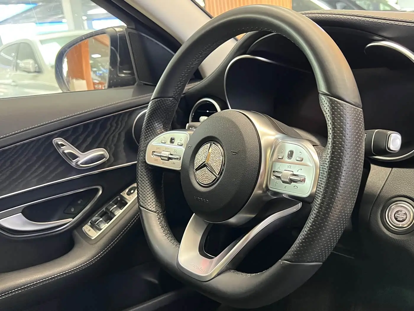 Mercedes-Benz C-Class 2020 — Photo 15/20