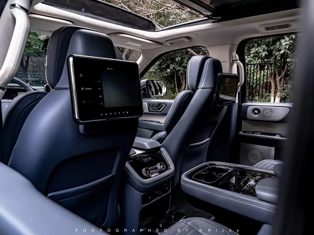 Lincoln Navigator 2020 — Фото 15/18