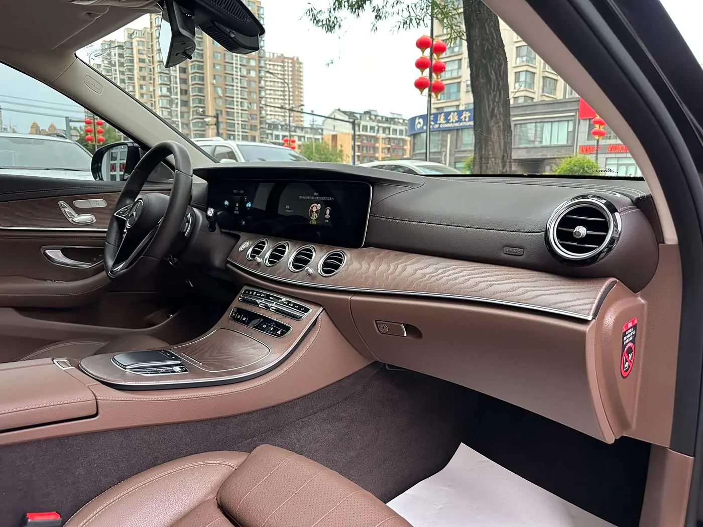 Mercedes-Benz E-Class 2023 — Фото 11/17