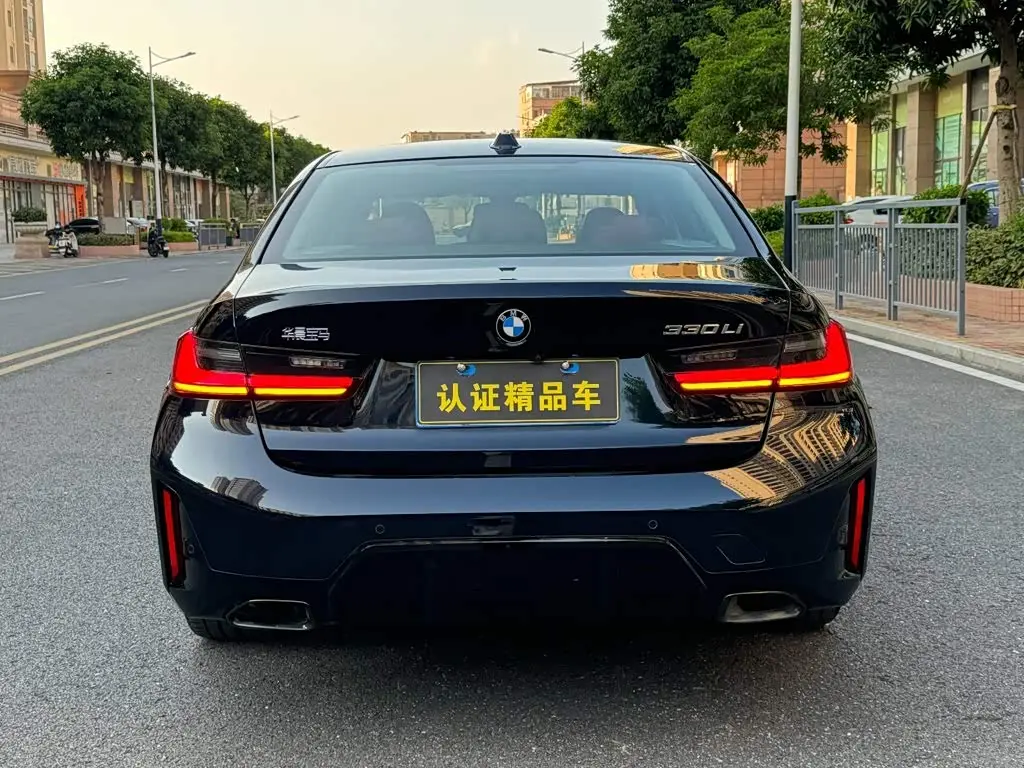 BMW 3 Series 2025 — Photo 14/20