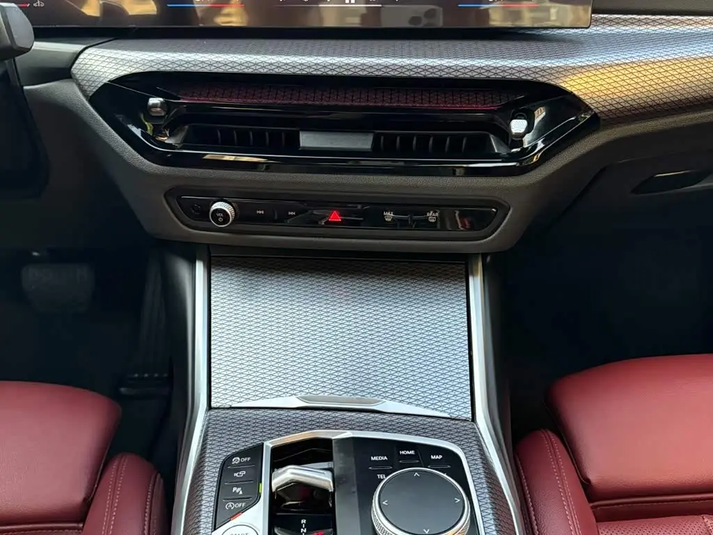 BMW 3 Series 2025 — Photo 19/20