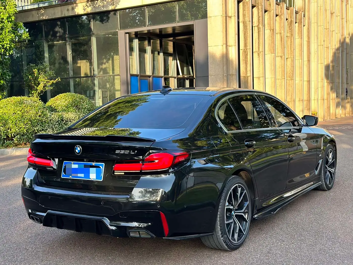 BMW 5 Series 2022 — Photo 11/13