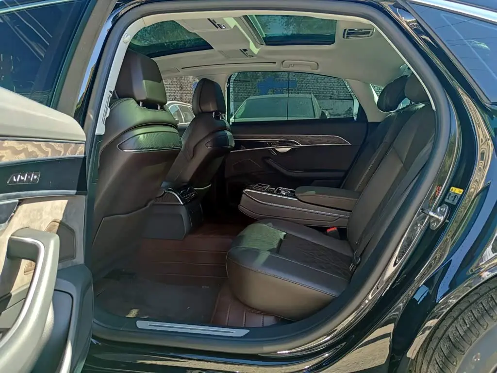 Audi A8 2022 — ფოტო 10/20