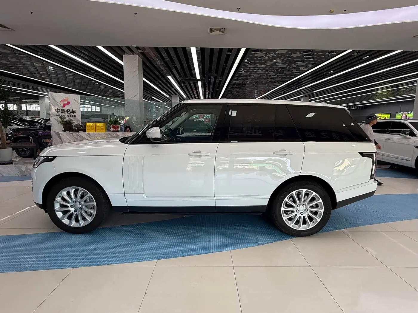 Land Rover Range Rover 2020 — Şəkil 7/20