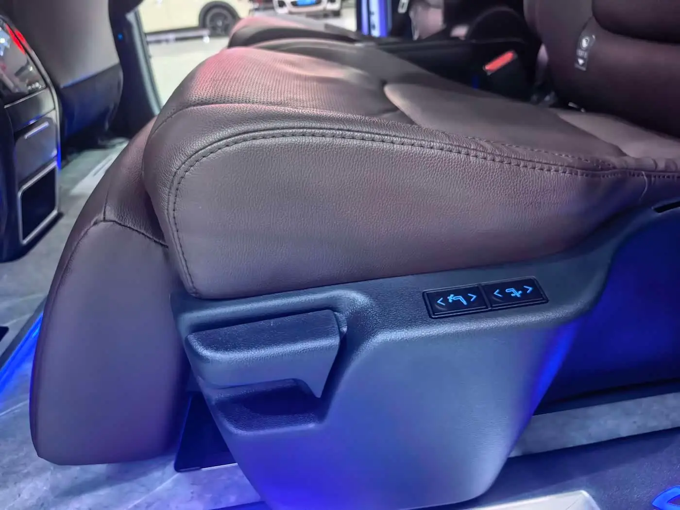 Toyota Sienna 2022 — Şəkil 17/20