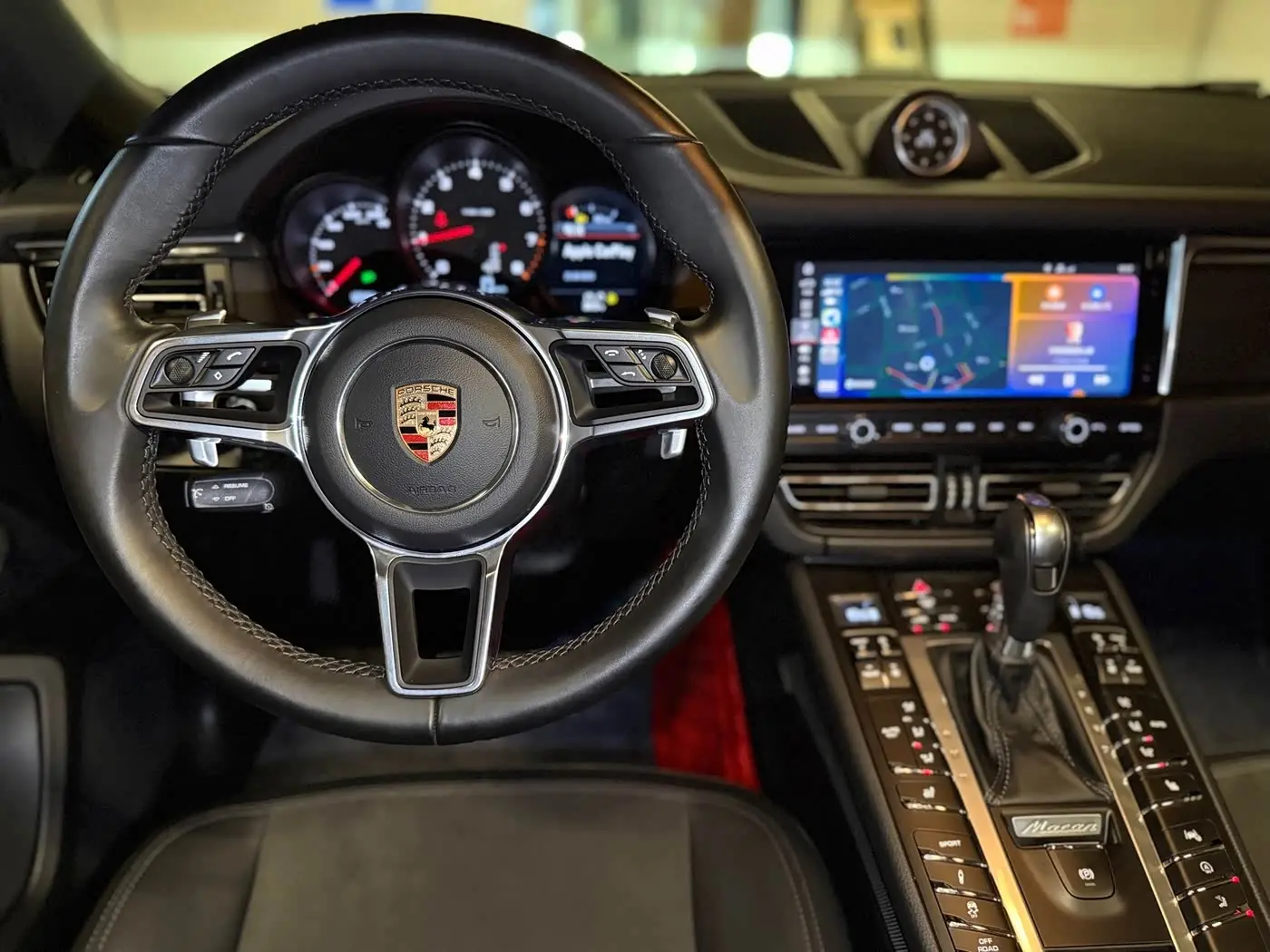 Porsche Macan 2019 — Photo 9/17