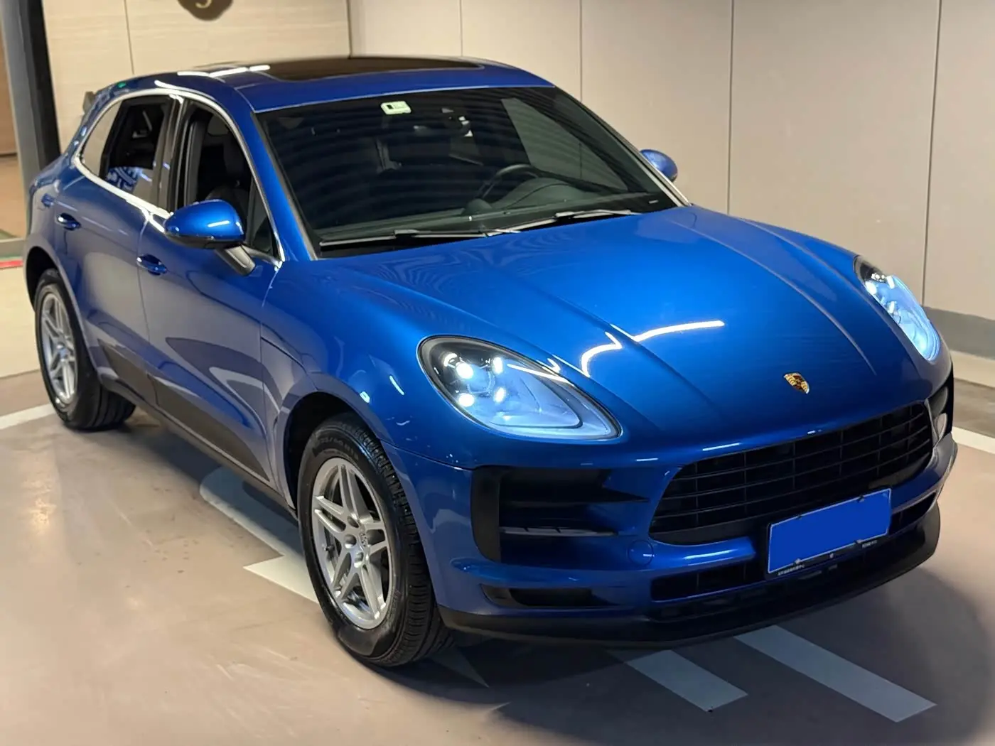 Porsche Macan 2019 — Photo 1/17